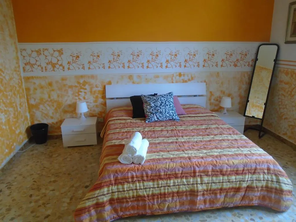 Tropical Bed&Breakfast 3*, Lucca Italy